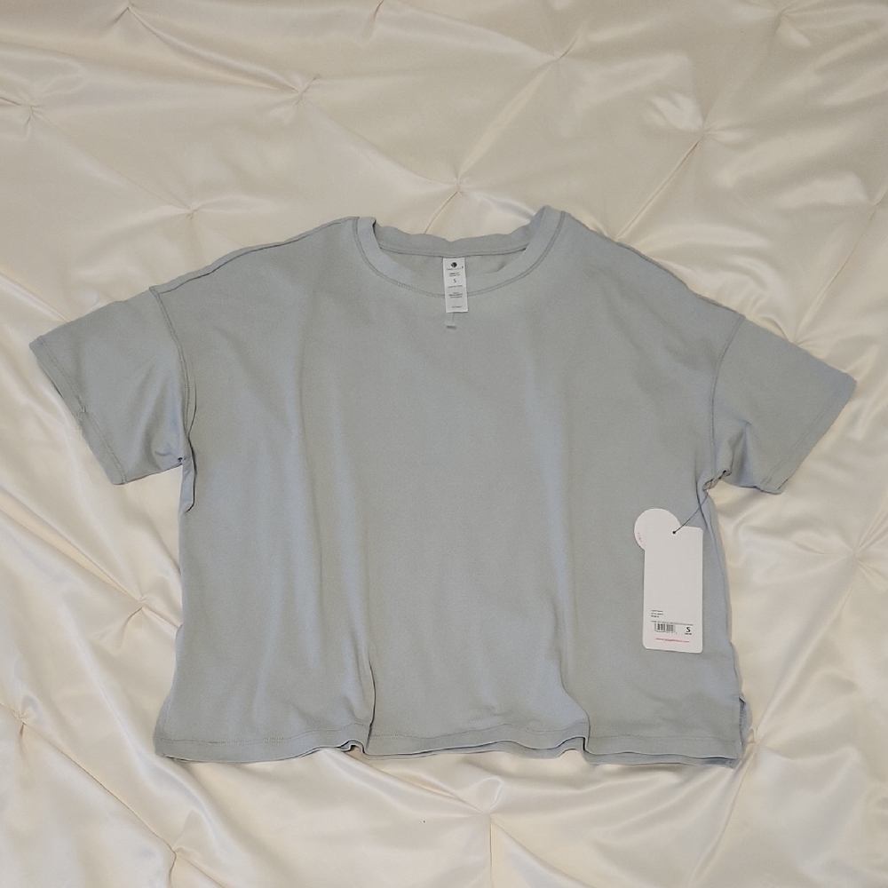 Yogalicious Soft Gray Short Sleeve Tee - Picture 1 of 5